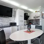 Bayview By Pag Tours