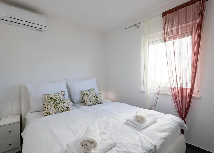 Bayview By Pag Tours * باغ