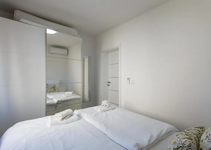 Bayview By Pag Tours باغ