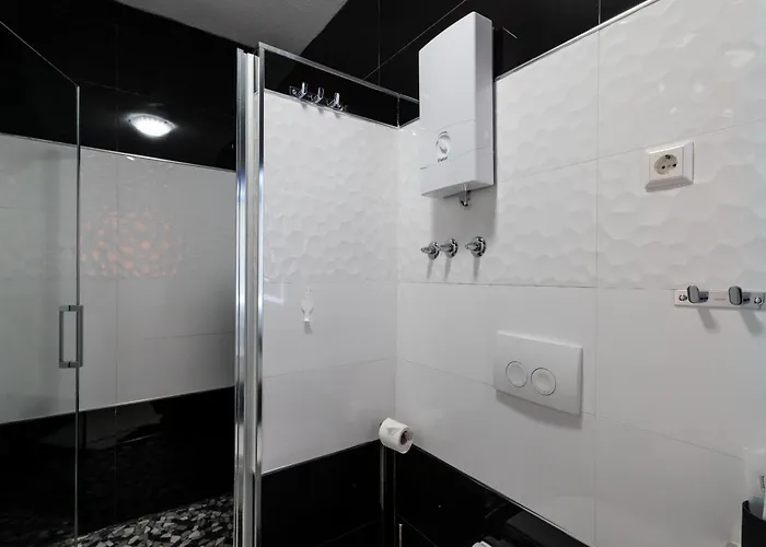 Bayview By Pag Tours شقة باغ