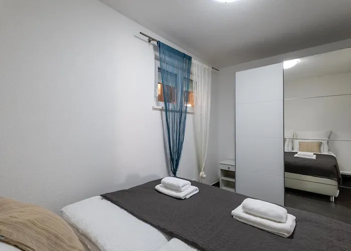 アパート Bayview By Pag Tours