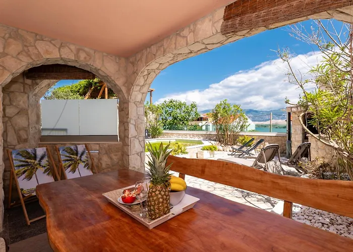 アパート Bayview By Pag Tours