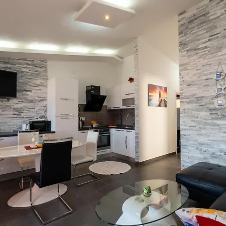 Apartment Bayview By Pag Tours