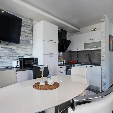 Apartment Bayview By Pag Tours