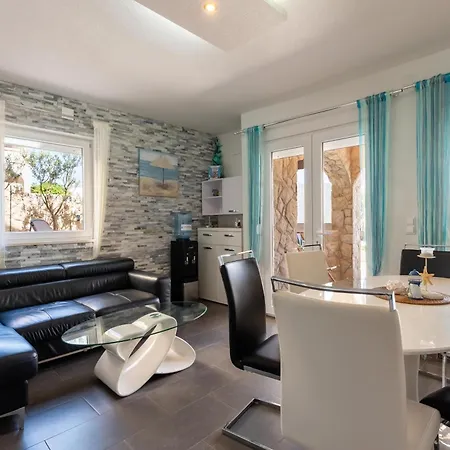 Apartment Bayview By Pag Tours